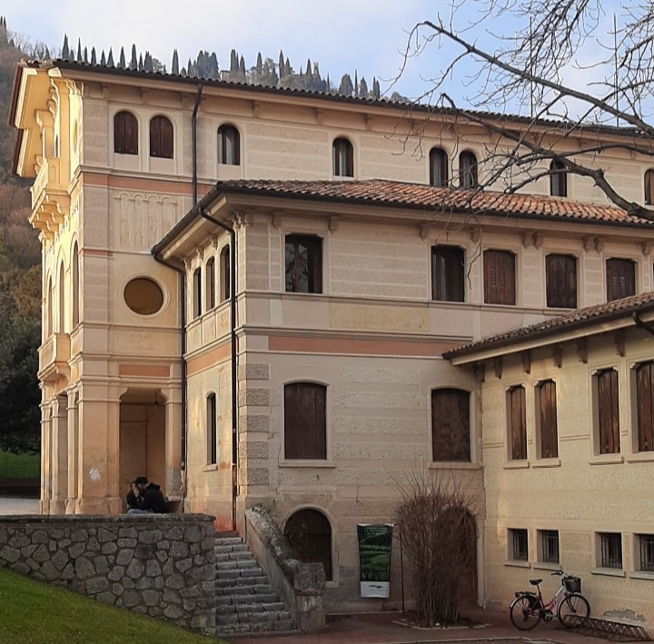 Unipinto.
Succursale dell'Università della formazione continua presso la Biblioteca Civica di "Vittorio Veneto"